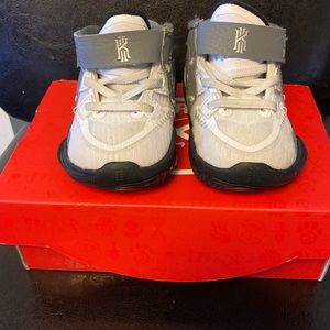Kyrie Infinity SE size 4c